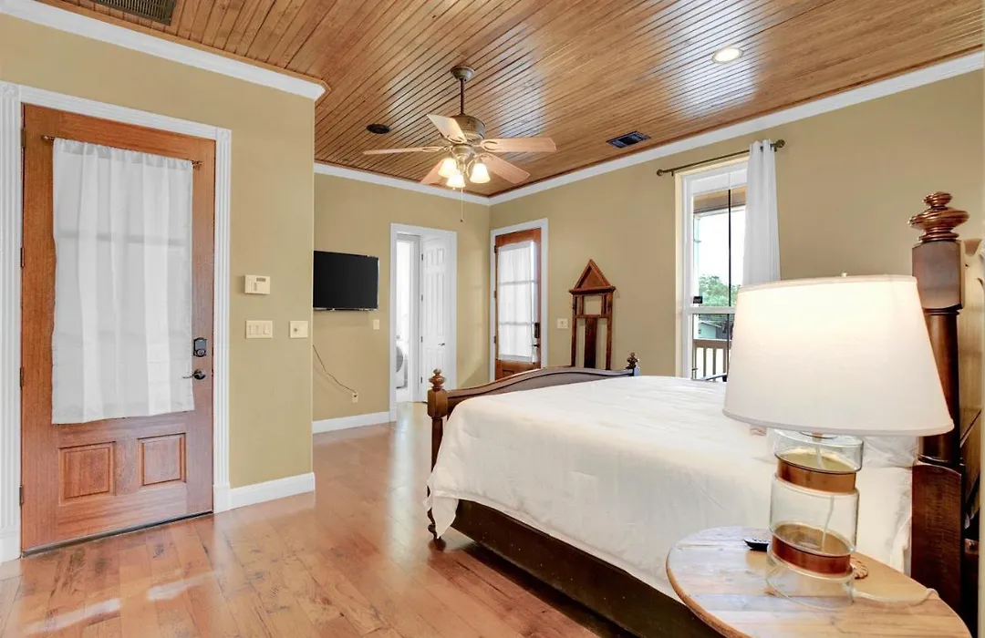 Luxury On Main St! Stunning Home In Heart Of Fred!-1