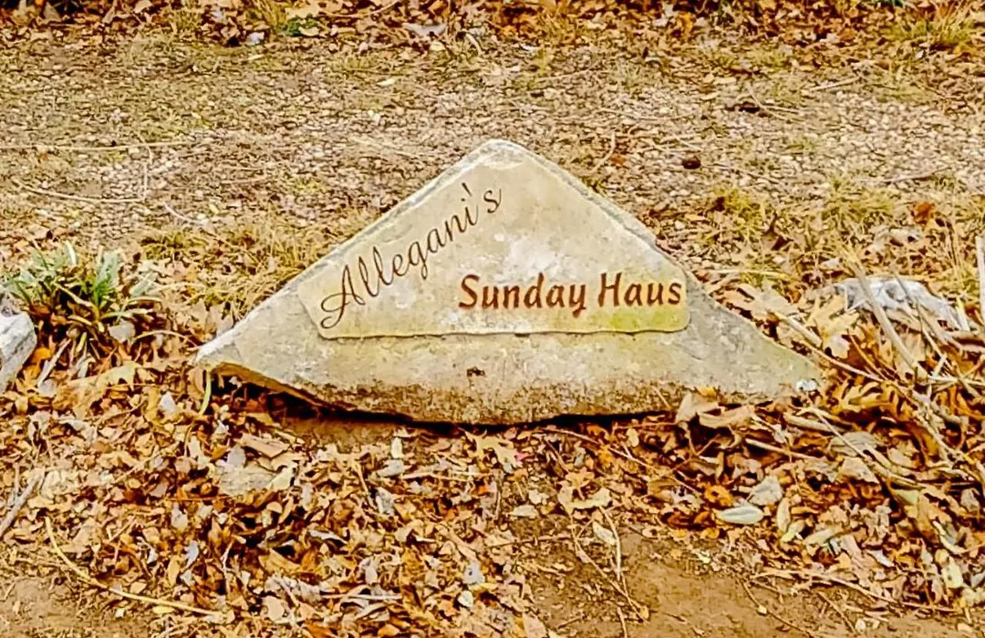 Allegani'S Sunday Haus-1