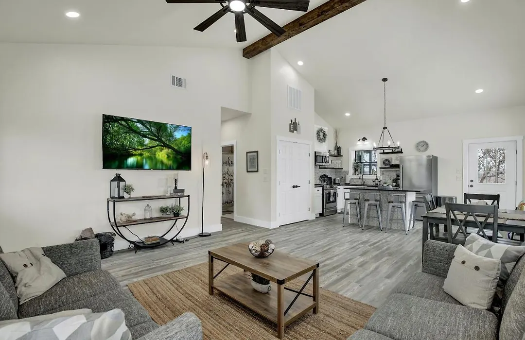 Stunning Home In Fredericksburg With 3 Bedrooms-1