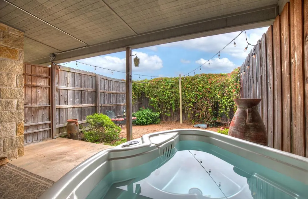 Stunning Cottage With Hot Tub 2 Min To Wineries-1