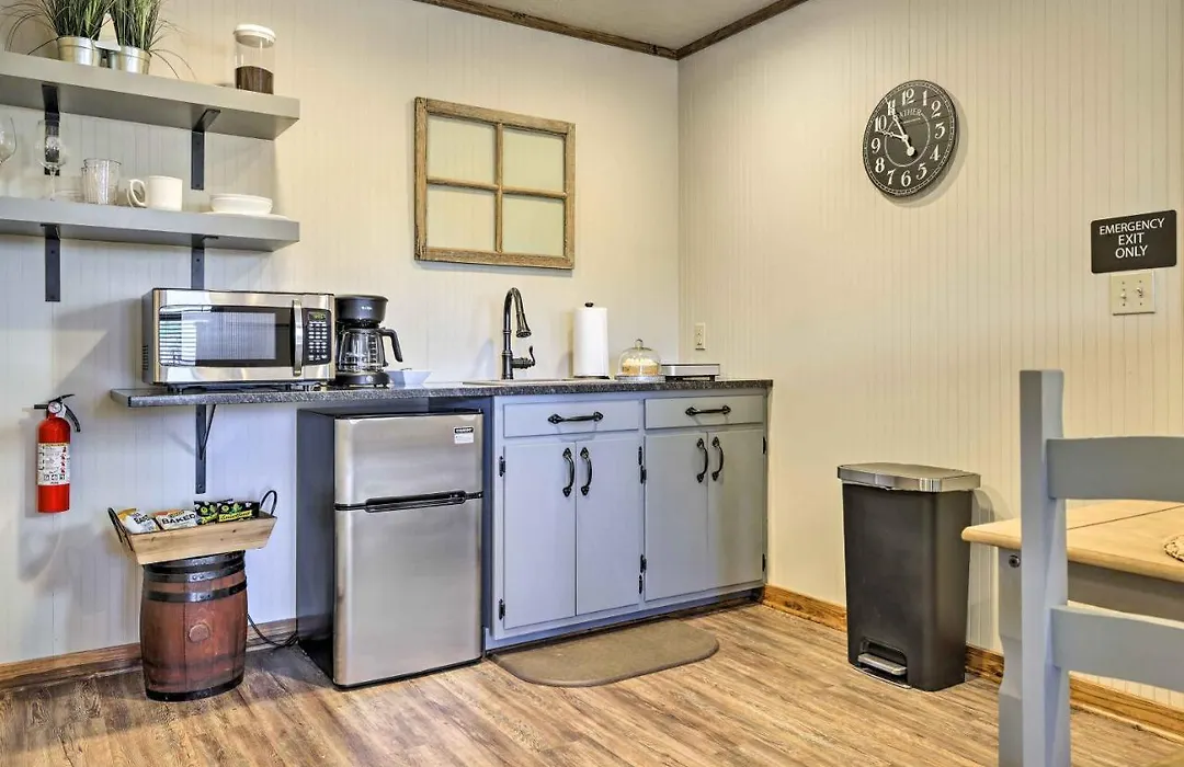 Cozy Fredericksburg Studio Near Wineries!-1