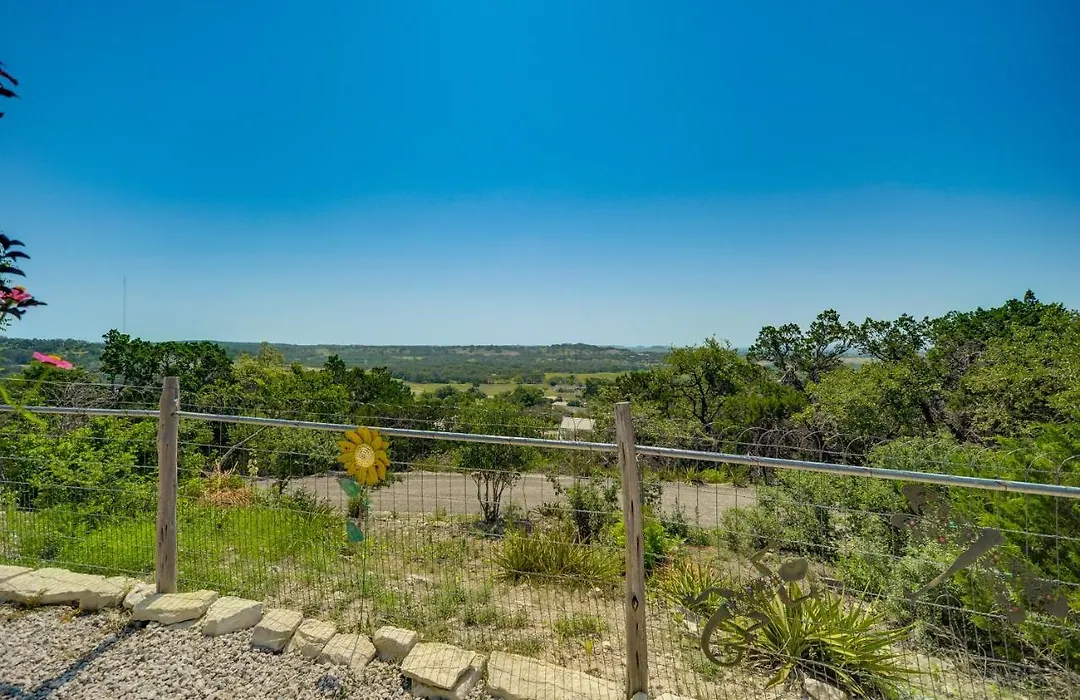 Fredericksburg Retreat W/ Hot Tub, Patio & Views-1