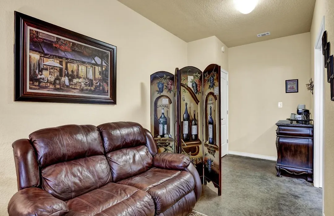 Romantic Oasis With Hot Tub Near Fred And Wineries!-1