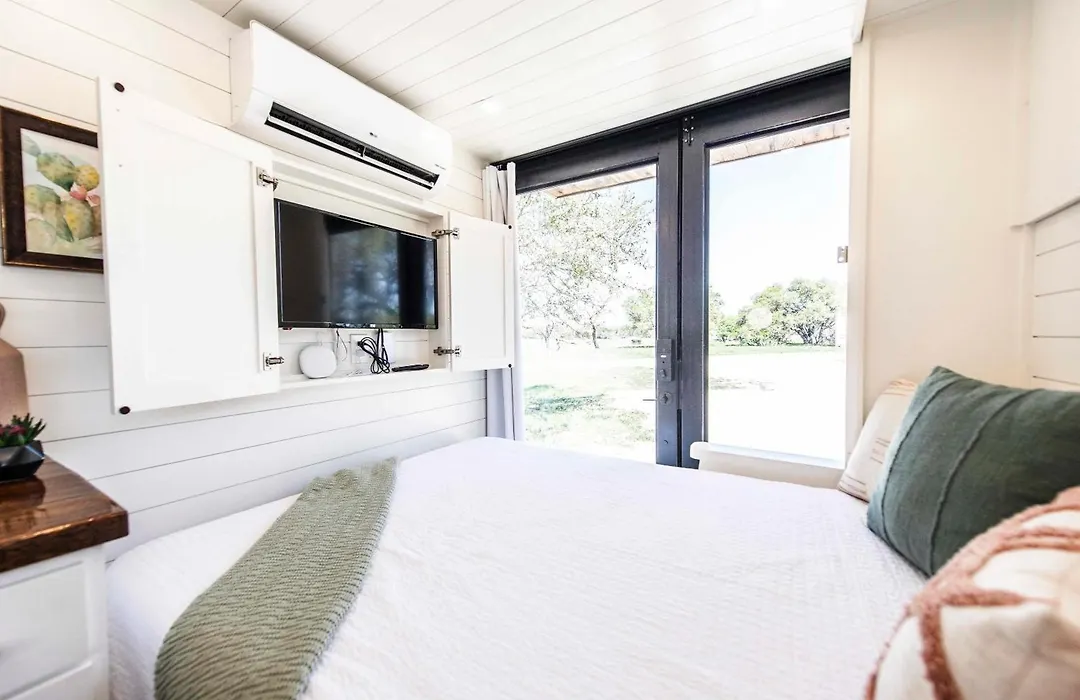 New! Luxury Shipping Container The Desert Escape-1