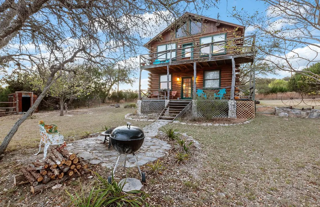 Mighty Oak Log Cabin-1