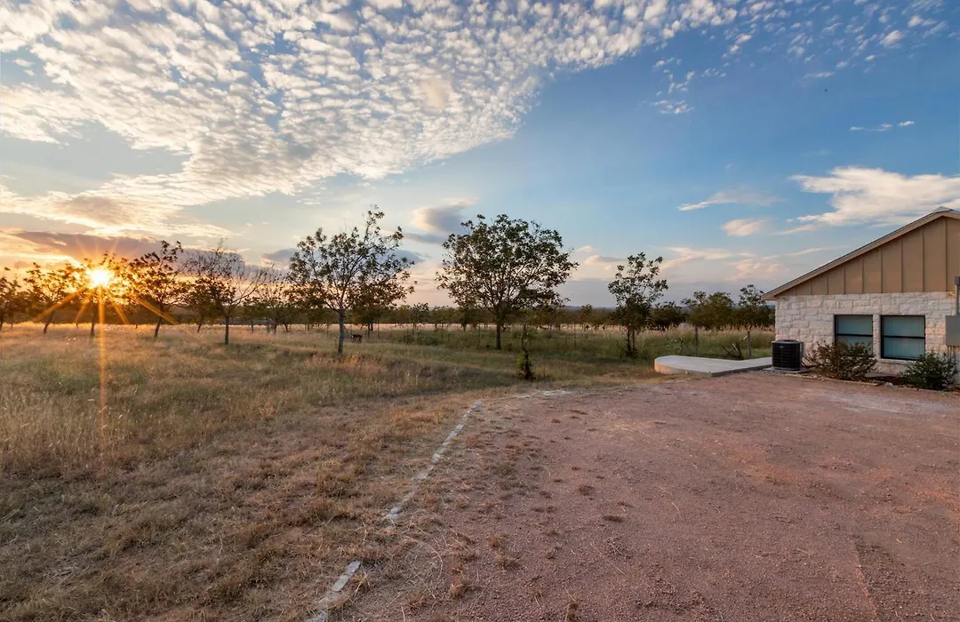 Pecan Farm Garden Haus-1