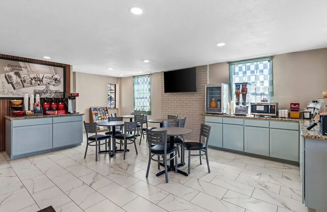 Super 8 By Wyndham Fredericksburg-1