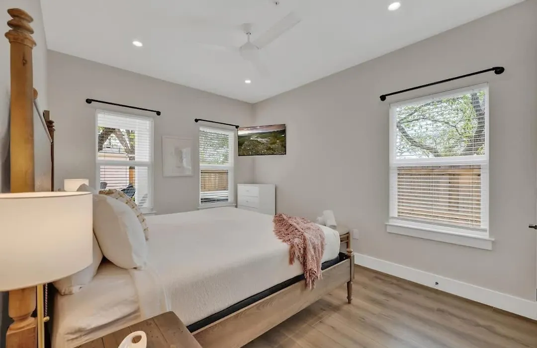 The Grove D With Hot Tub & King Beds - Walk To Main-1