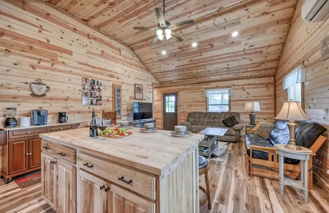 Cozy Cabin Firepit And Grill & 10 Mins To Main St-1