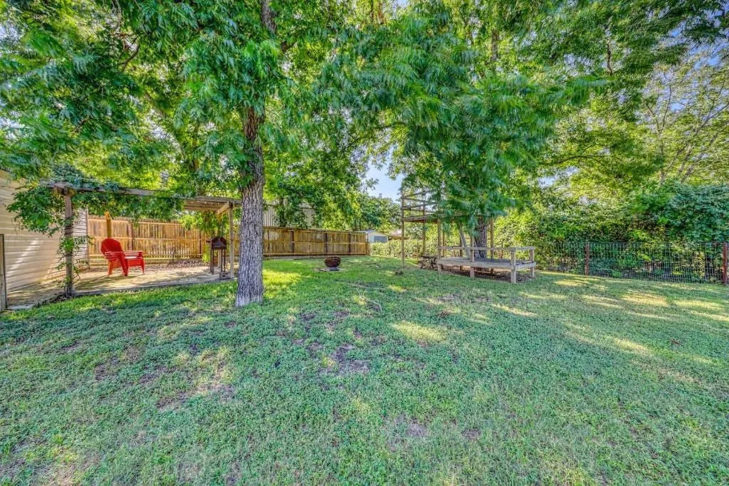 Dog-Friendly Home With Pergola, Free Wifi & Full Kitchen-1