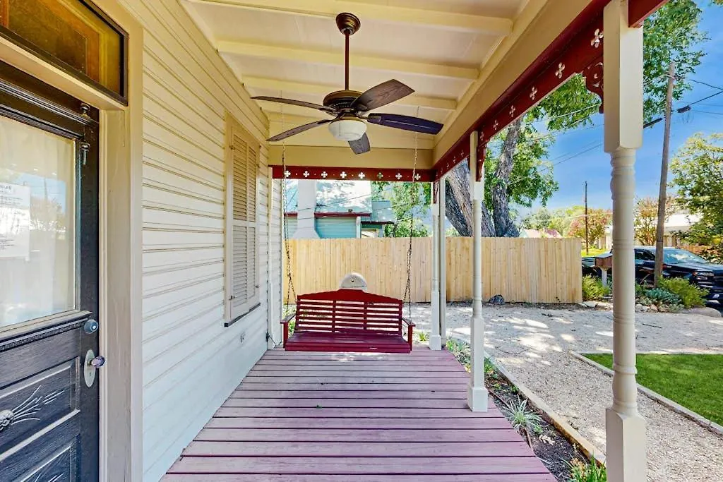 Peaceful Home Right Near Downtown - Walk Everywhere, 2 Dogs Welcome-1