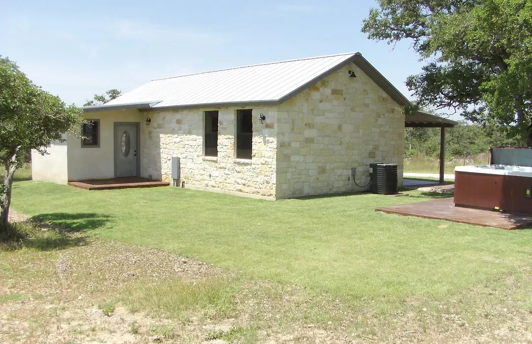 Breezy Hills Cottages - Hill Top Cottage-1
