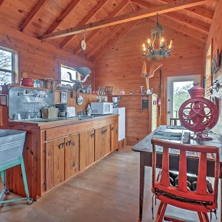 'Ark Bunkhouse' Fredericksburg Hideaway W/ Hot Tub-3