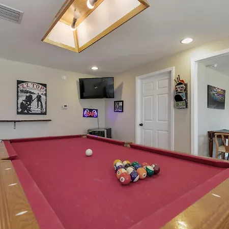 New Luxury Tiny Home With Hot Tub And Grill-3