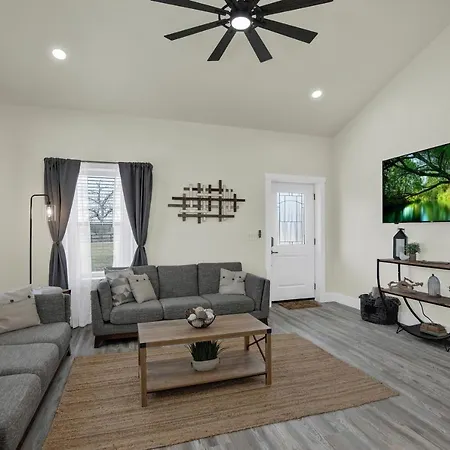 Stunning Home In Fredericksburg With 3 Bedrooms-3