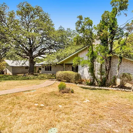 Cherry Oak Getaway-3