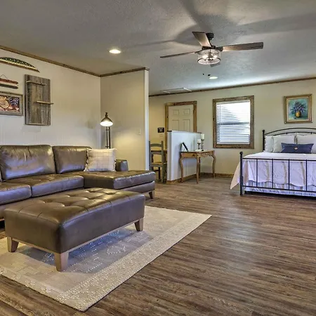 Cozy Fredericksburg Studio Near Wineries!-2