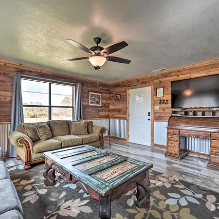 The Barn Texas Wine Country Vacation Rental-3