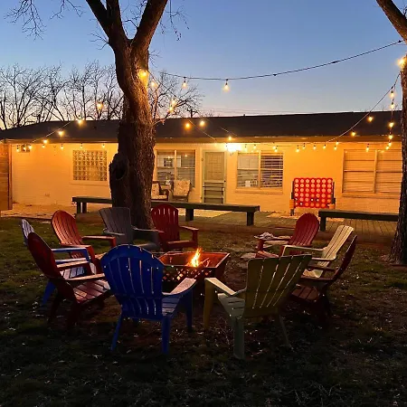 Charming Home Near Main St With Hot Tub And Grill-3