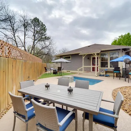 Cocktail Pool! Fredericksburg Bungalow By Main St-2