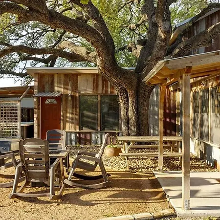 Pet Friendly Treehouse Vibe With Hot Tub & Fire Pit-2