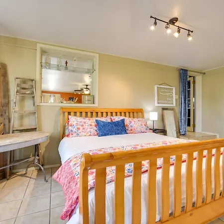 Fredericksburg Vacation Rental With Hot Tub-3