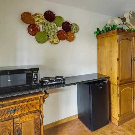 Fredericksburg Retreat W/ Hot Tub, Patio & Views-2