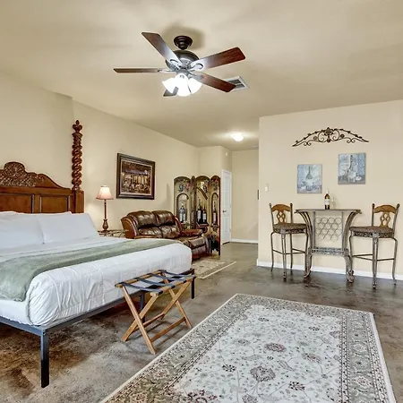 Romantic Oasis With Hot Tub Near Fred And Wineries!-2