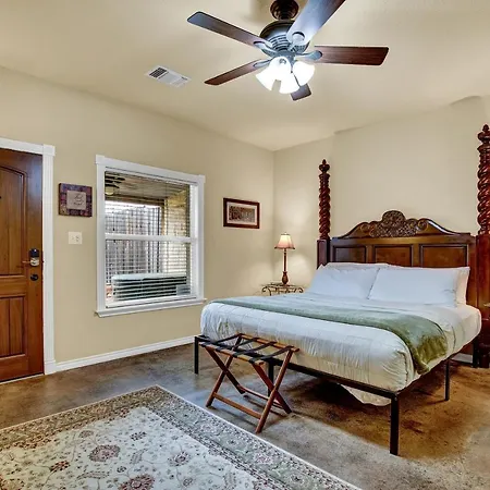 Romantic Oasis With Hot Tub Near Fred And Wineries!-3