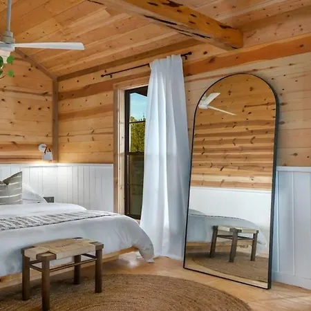 Sweet Paradise Cabin With Private Hot Tub-3