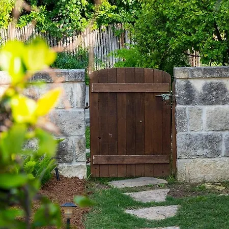 An Oasis, Private Hot Tub And Pool, Sleeps 14!-2