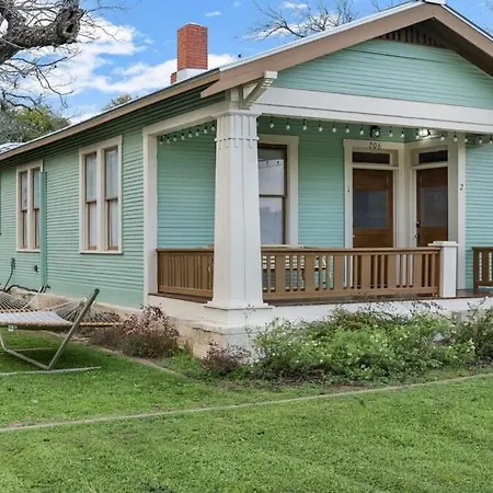 The Downtown Studio 1 Private Hot Tub-2