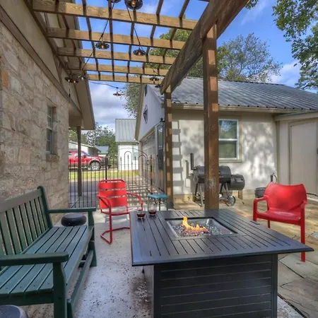 Peach Street Retreat-2