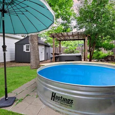 Emerald On Acorn - Hot Tub & Fire Pit-2