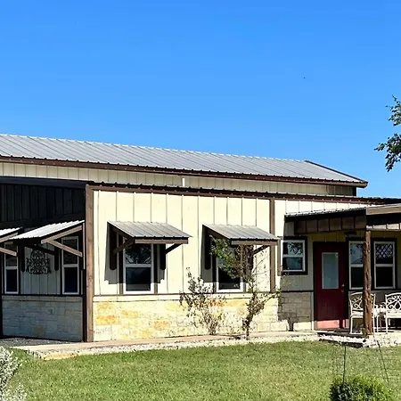 Vineyard Trail Cottages- Adults Only-2