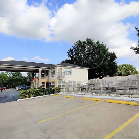 Days Inn By Wyndham Suites Fredericksburg-3