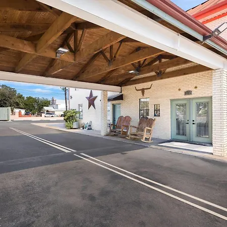 Super 8 By Wyndham Fredericksburg-2