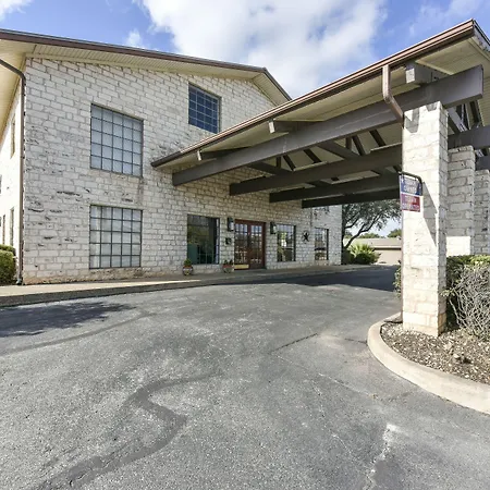 Windcrest Inn And Suites-3