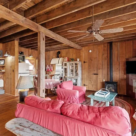 Ada'S Peach Street Hideaway-2