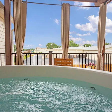 Enchanted Haus Walk To Main Hot Tub On Balcony-2