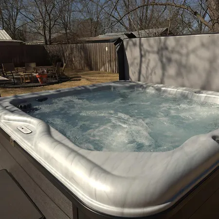 Orange You Glad - 3 Bedroom - Hot Tub - Firepit-2