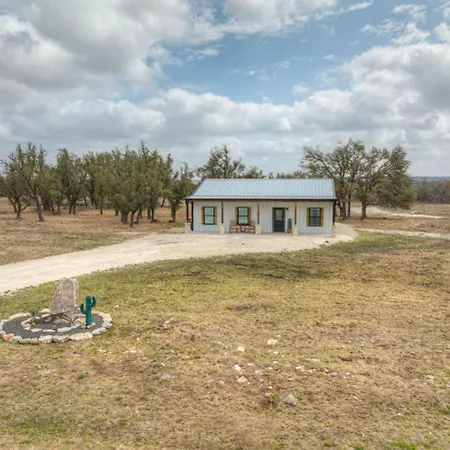 Hill Country-Fire Pit & Hot Tub!-3
