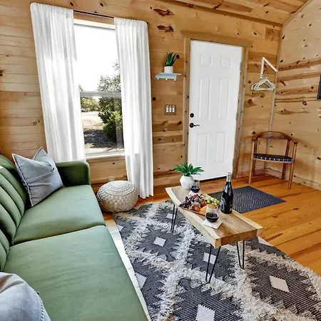 Rocky Ridge Cedar Cabin With Hot Tub & Amazing Views-3