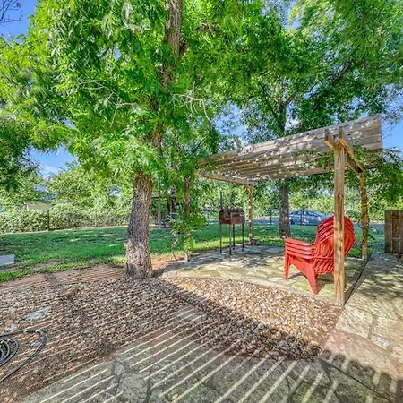Dog-Friendly Home With Pergola, Free Wifi & Full Kitchen-2