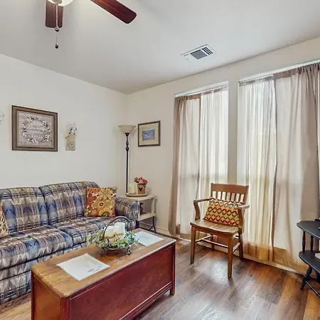 Family-Friendly Home With Large Enclosed Yard, Garden Views, And Near Main St-3