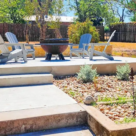 Snowbird-Friendly Home With Enclosed Yard, Firepit, Central Ac, & High-Speed Wifi-2