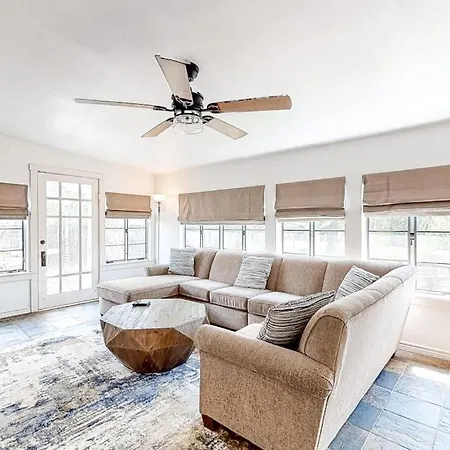 Enchanting Home With Fireplace, Full Kitchen, Patio, Central Ac, & Washer/Dryer-3