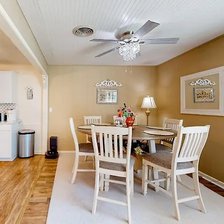 Dog-Friendly, Secluded Home 2 Miles To Main St With Firepit, Gazebo & Bbq Pit-2