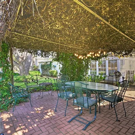 Walk To Main St Action! Spacious Historic Retreat-3
