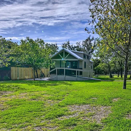 Fredericksburg Cottage ~ 1 Mile To Main Street!-3
